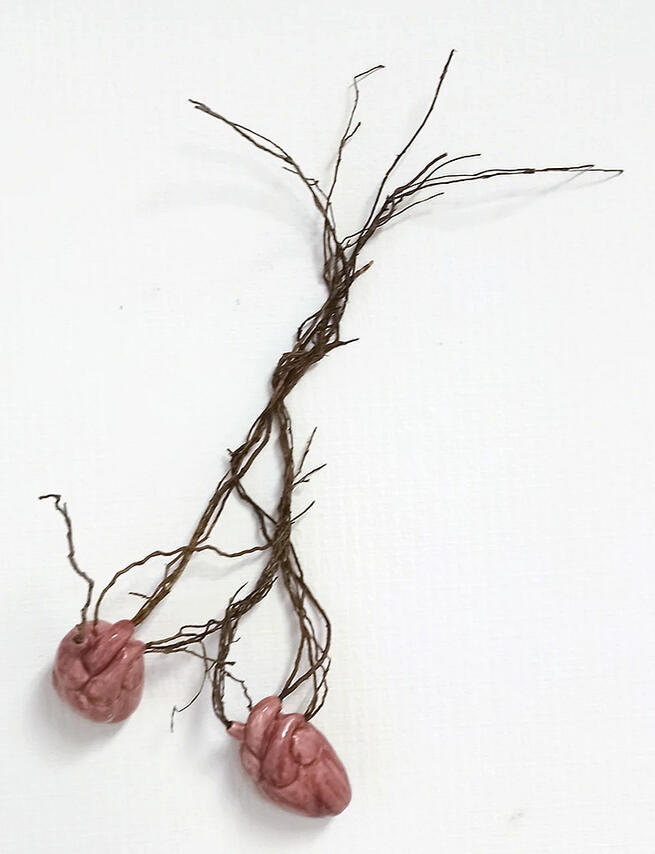 Yhteen punoutuneet Keramiikka, männyn juuret. 2021